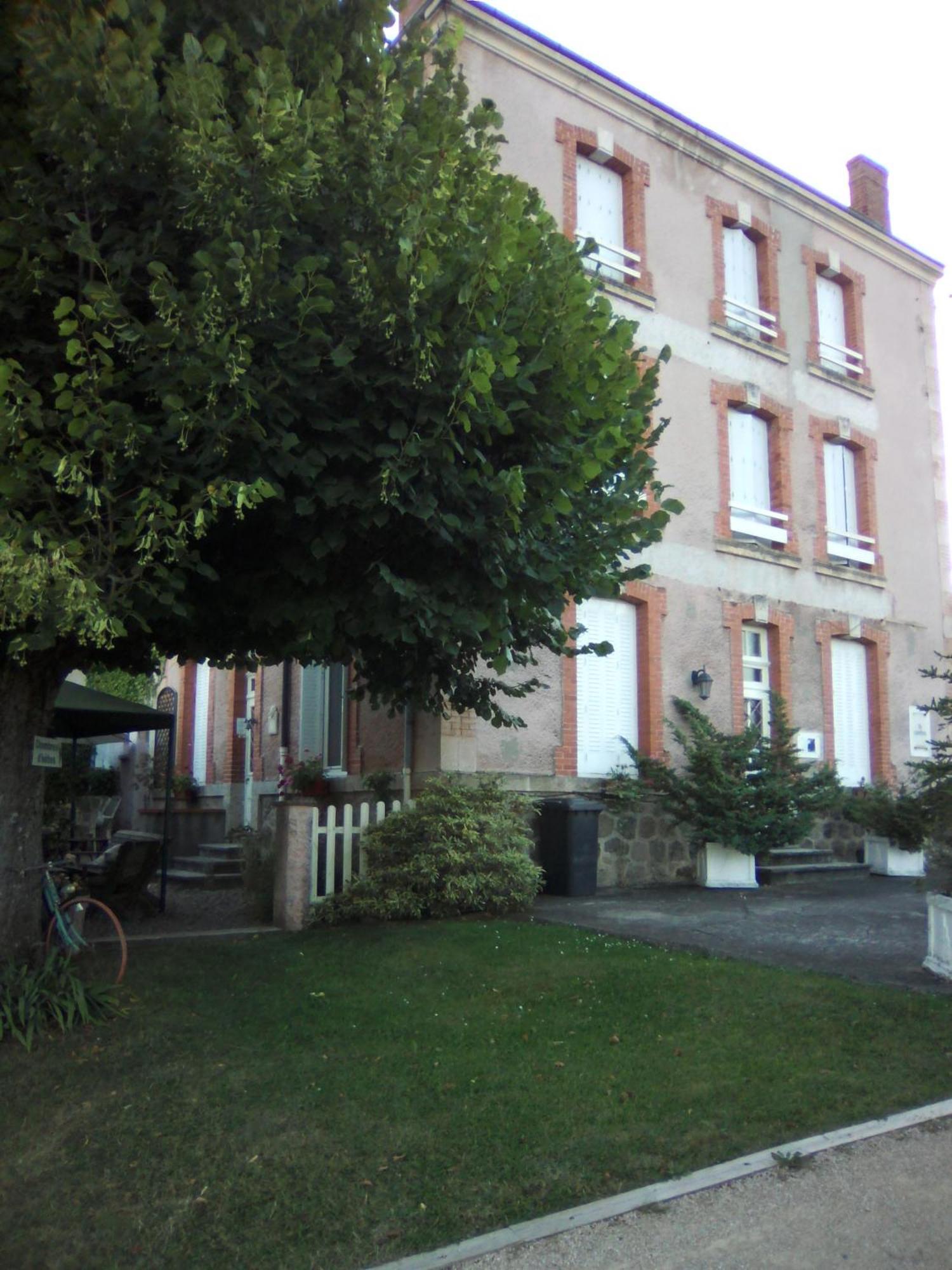 La Ganse Blanche Usson-en-Forez Exterior foto